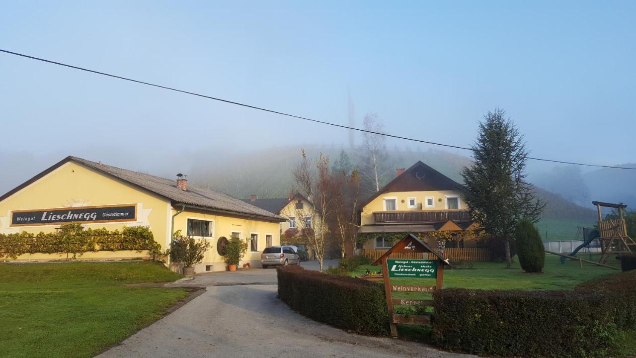 Weingut Lieschnegg Otel Leutschach Dış mekan fotoğraf